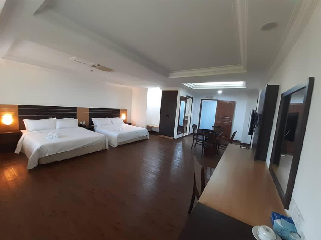 Sara Hotel Лабуан Екстериор снимка