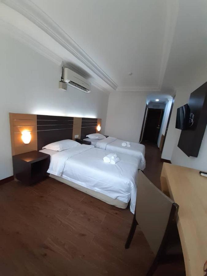 Sara Hotel Лабуан Екстериор снимка