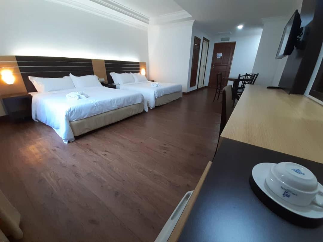 Sara Hotel Лабуан Екстериор снимка