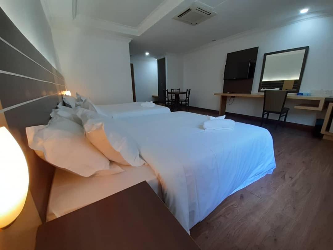Sara Hotel Лабуан Екстериор снимка