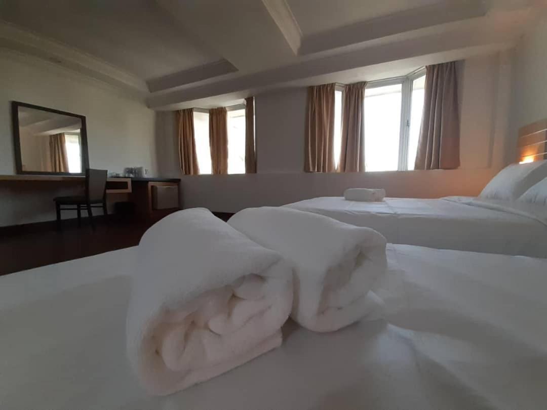 Sara Hotel Лабуан Екстериор снимка
