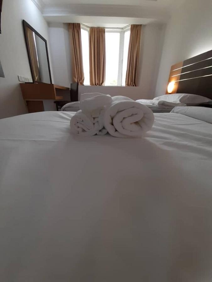 Sara Hotel Лабуан Екстериор снимка